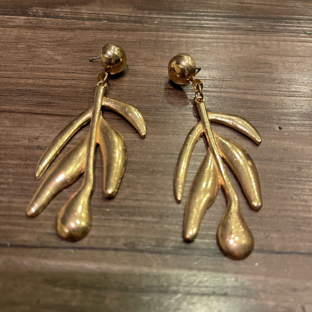 Gold leaf earrings